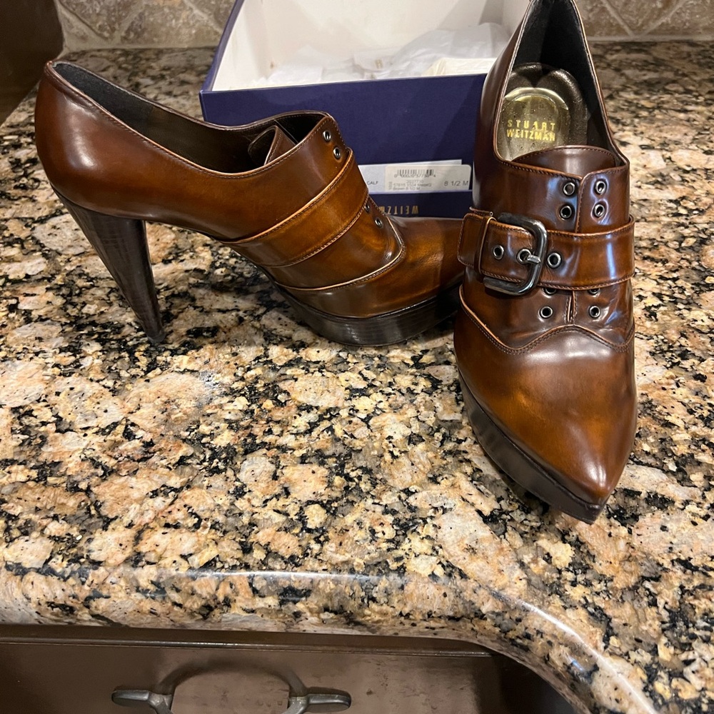 Stuart Weitzman Tan Leather Heels